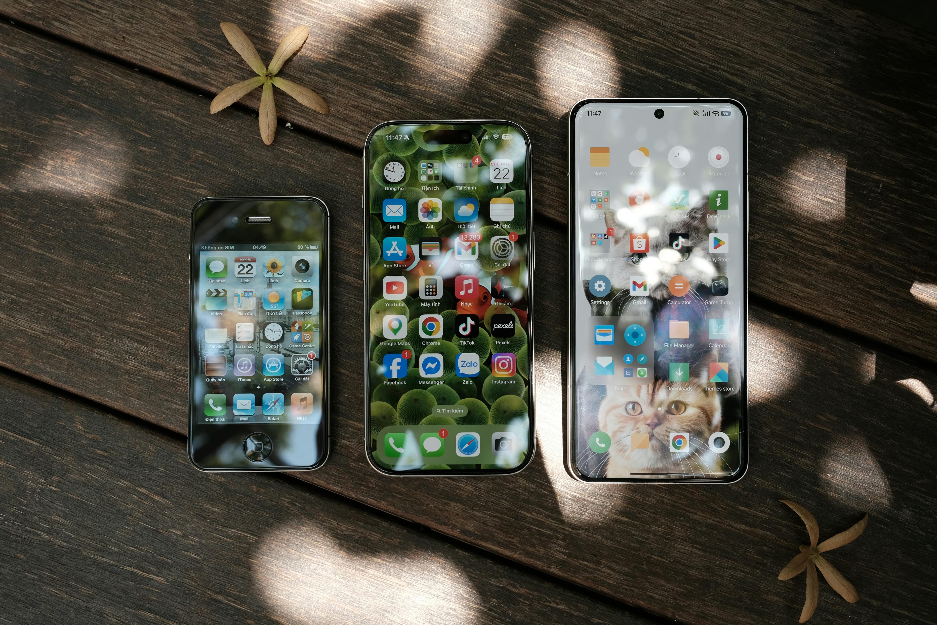 Google Pixel 11 vs iPhone 18 Pro: Kya Is Baar Display King Badalne Wala Hai? (Samsung Tech Explained)