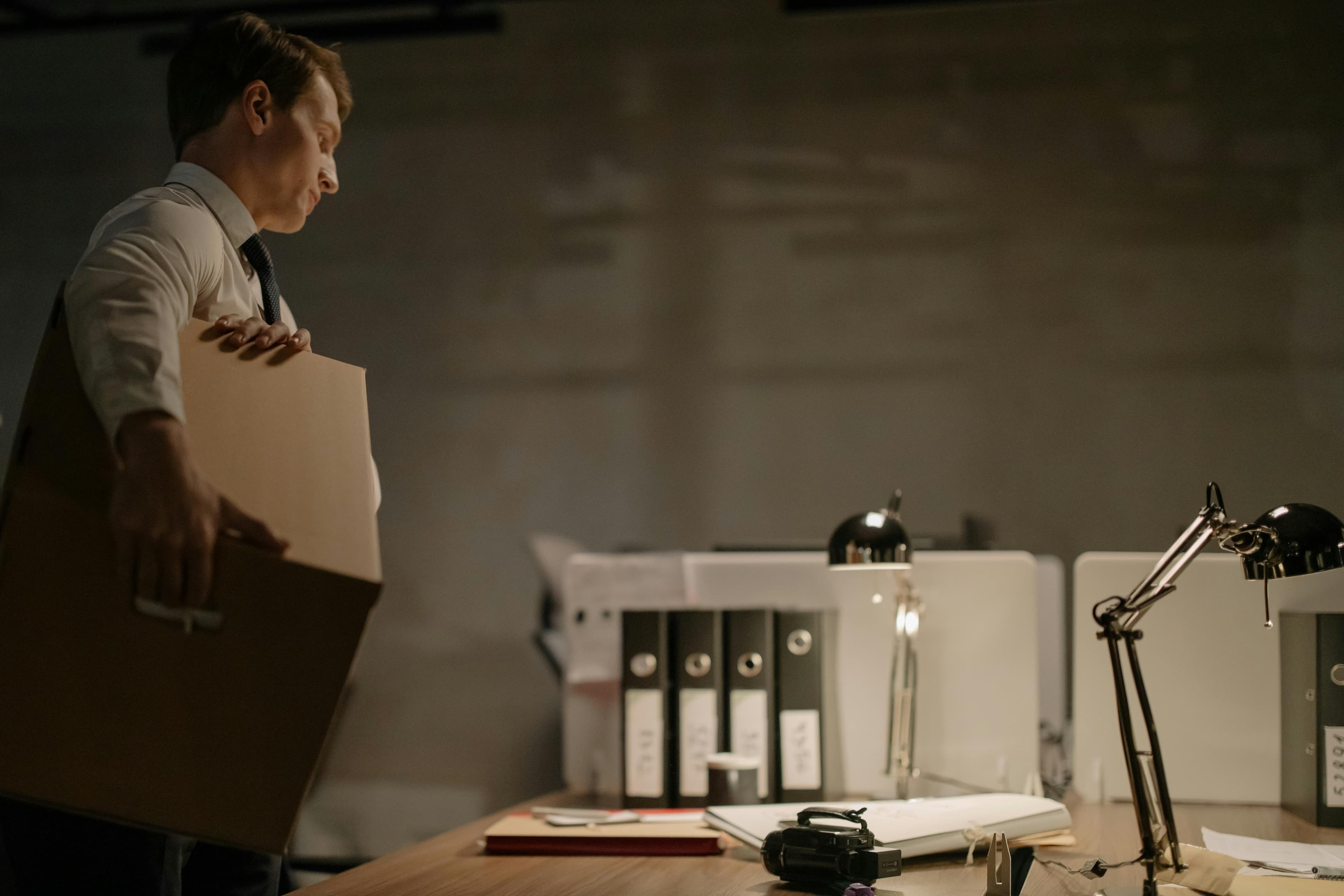 Tech Layoffs 2026: Meta, Amazon, Oracle Jaise Giants Kyun Kar Rahe Hain Job Cuts?